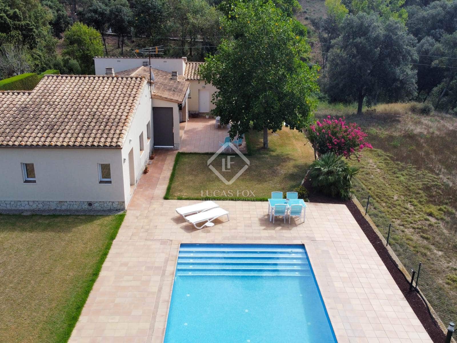 4 bedroom Villa for sale in Santa Cristina d'Aro with pool garage - € 710,000 (Ref: 8902742)
