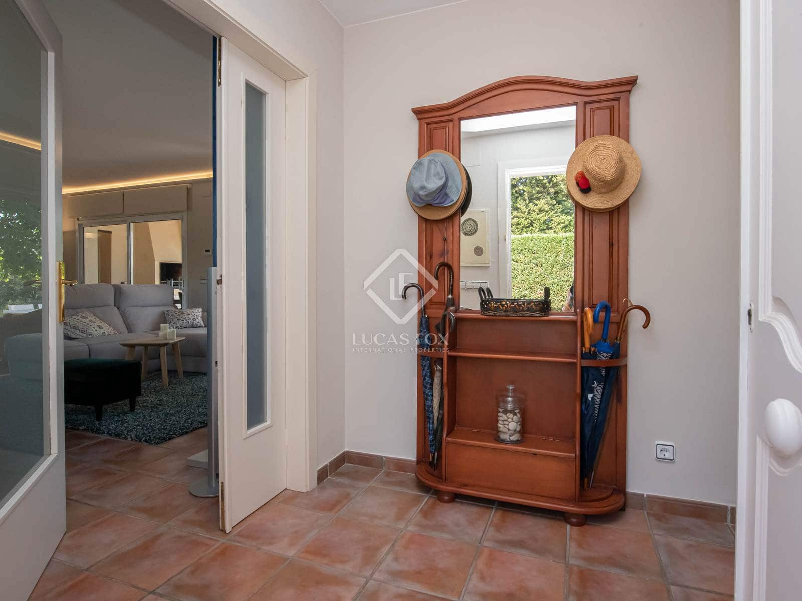 4 bedroom Villa for sale in Santa Cristina d'Aro with pool garage - € 710,000 (Ref: 8902742)