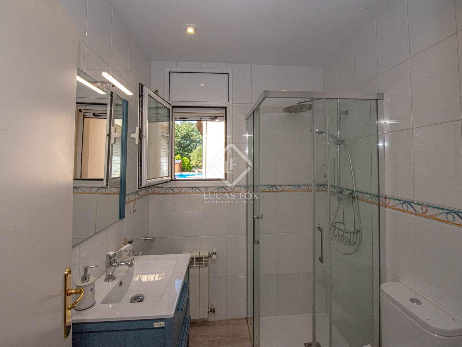 4 bedroom Villa for sale in Santa Cristina d'Aro with pool garage - € 710,000 (Ref: 8902742)