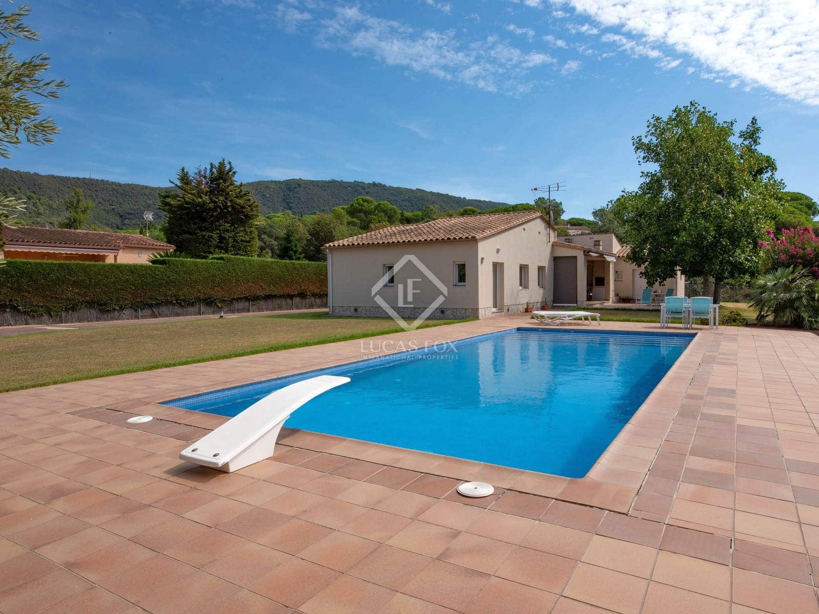 4 bedroom Villa for sale in Santa Cristina d'Aro with pool garage - € 710,000 (Ref: 8902742)
