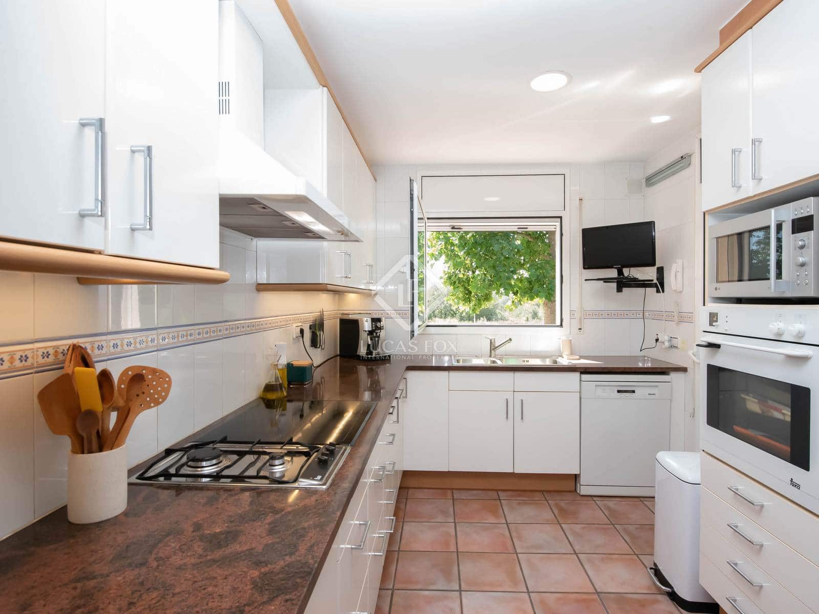 4 bedroom Villa for sale in Santa Cristina d'Aro with pool garage - € 710,000 (Ref: 8902742)