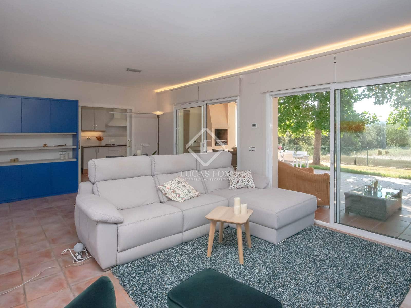 4 bedroom Villa for sale in Santa Cristina d'Aro with pool garage - € 710,000 (Ref: 8902742)