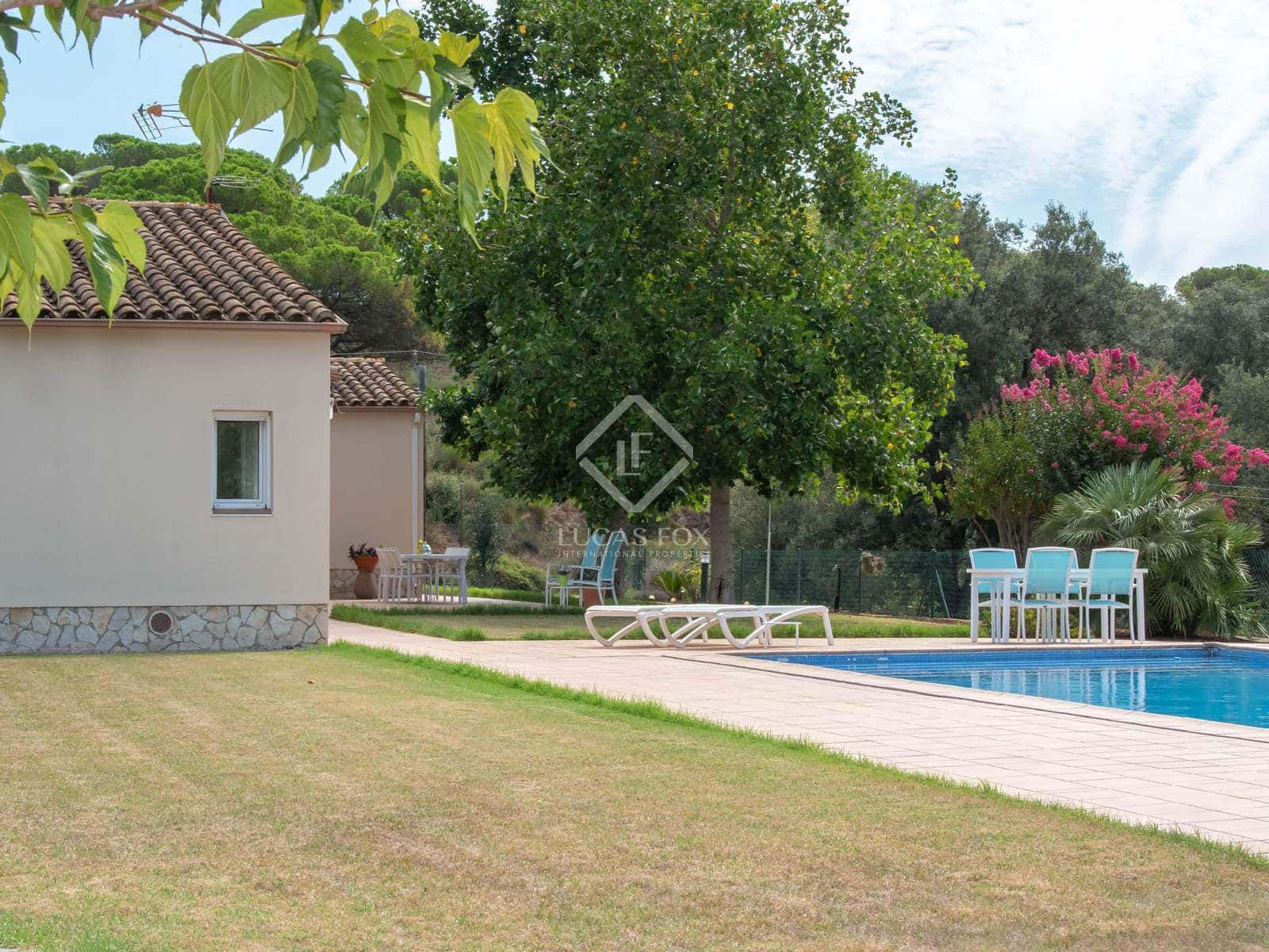 4 bedroom Villa for sale in Santa Cristina d'Aro with pool garage - € 710,000 (Ref: 8902742)