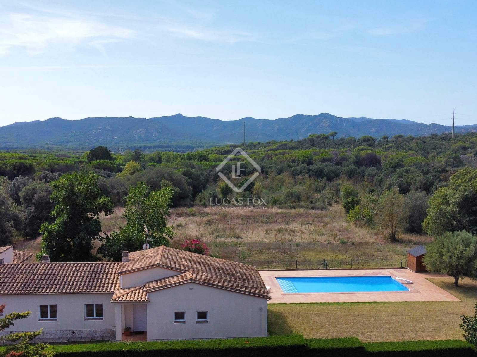 4 bedroom Villa for sale in Santa Cristina d'Aro with pool garage - € 710,000 (Ref: 8902742)