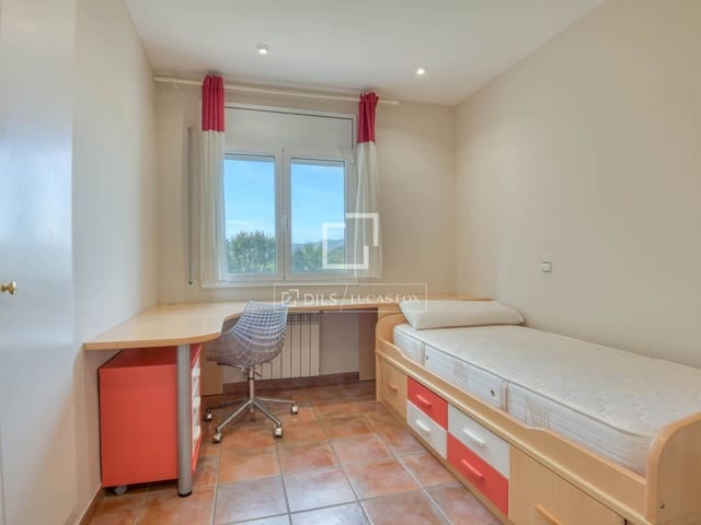 4 camera da letto Villa in vendita in Santa Cristina d'Aro con piscina garage - 680.000 € (Rif: 8902742)