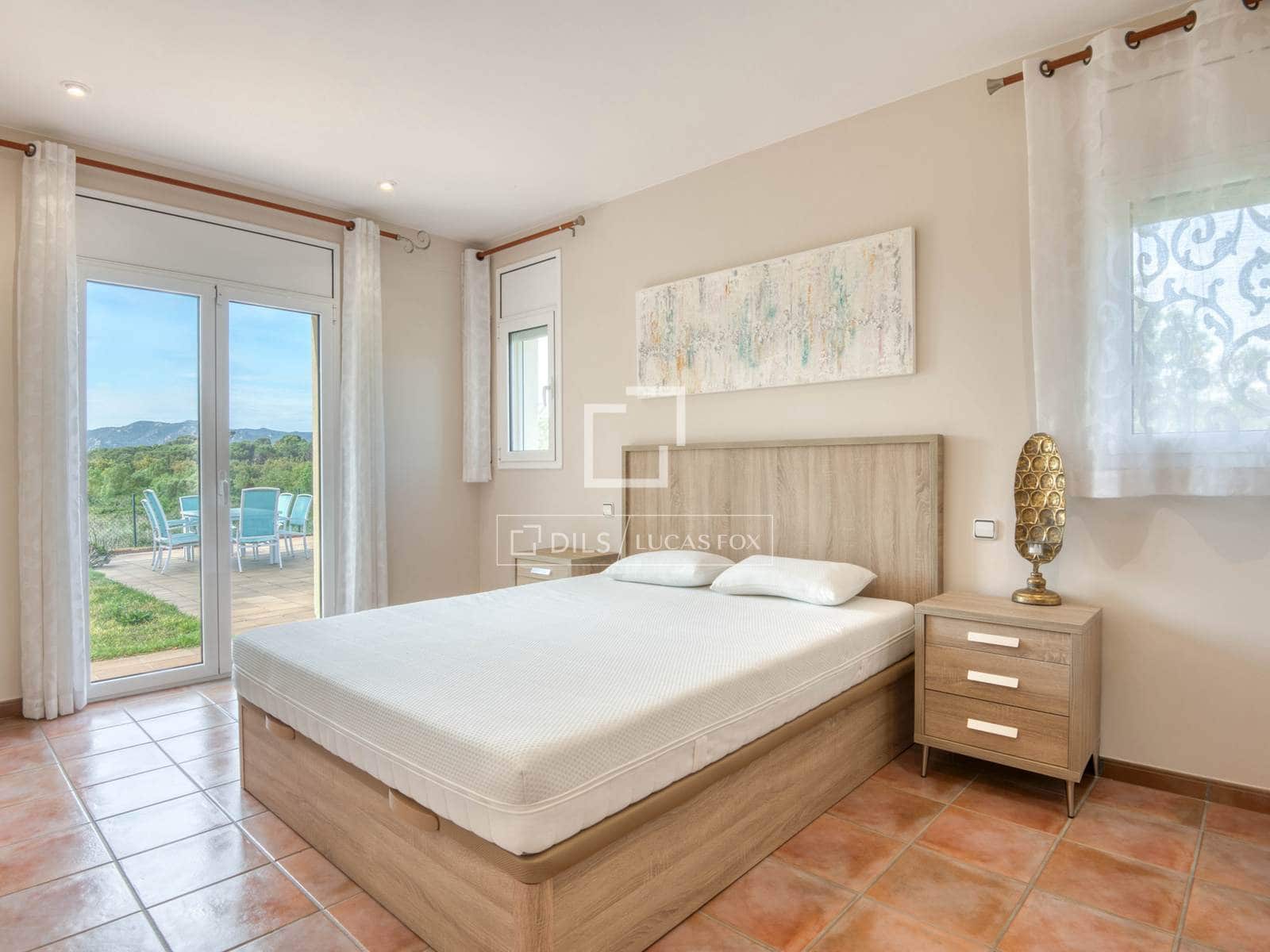 4 bedroom Villa for sale in Santa Cristina d'Aro with pool garage - € 680,000 (Ref: 8902742)