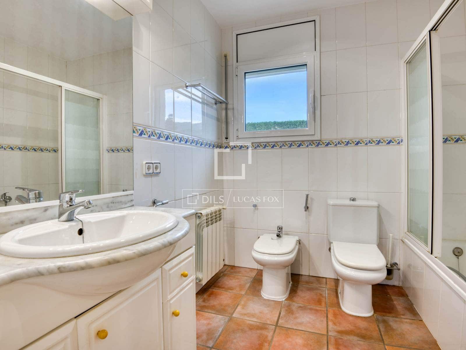 4 bedroom Villa for sale in Santa Cristina d'Aro with pool garage - € 680,000 (Ref: 8902742)
