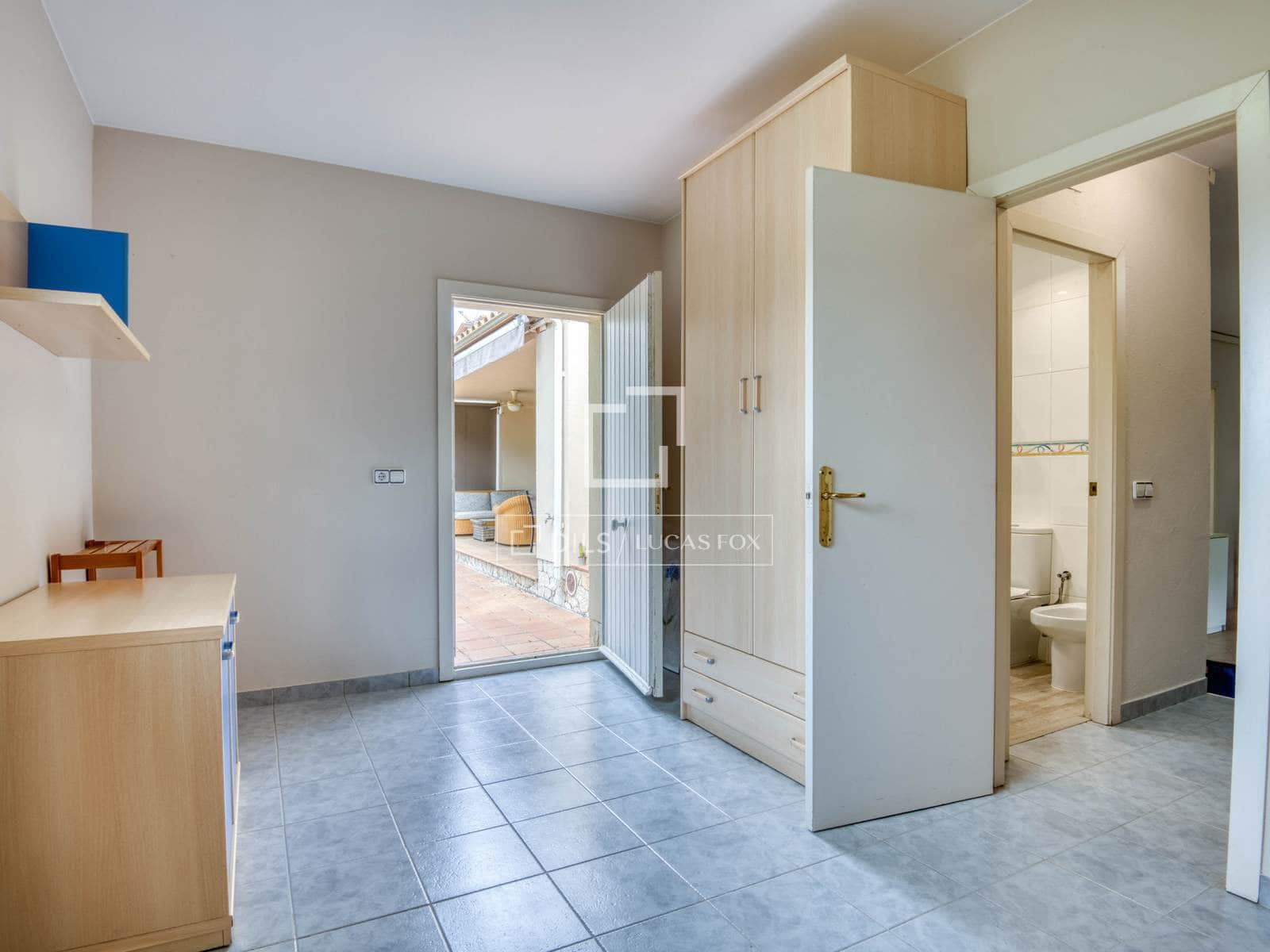 4 bedroom Villa for sale in Santa Cristina d'Aro with pool garage - € 680,000 (Ref: 8902742)