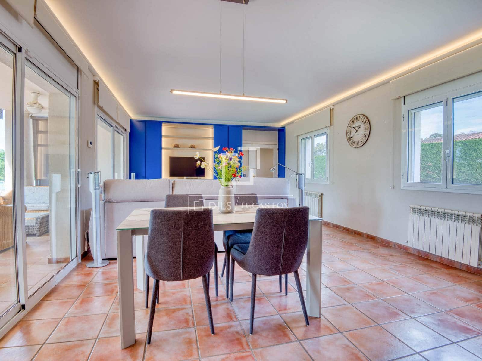 4 bedroom Villa for sale in Santa Cristina d'Aro with pool garage - € 680,000 (Ref: 8902742)