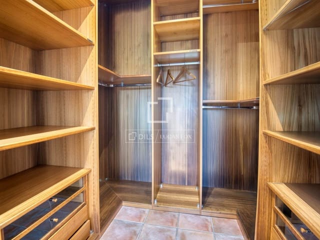 4 camera da letto Villa in vendita in Santa Cristina d'Aro con piscina garage - 680.000 € (Rif: 8902742)