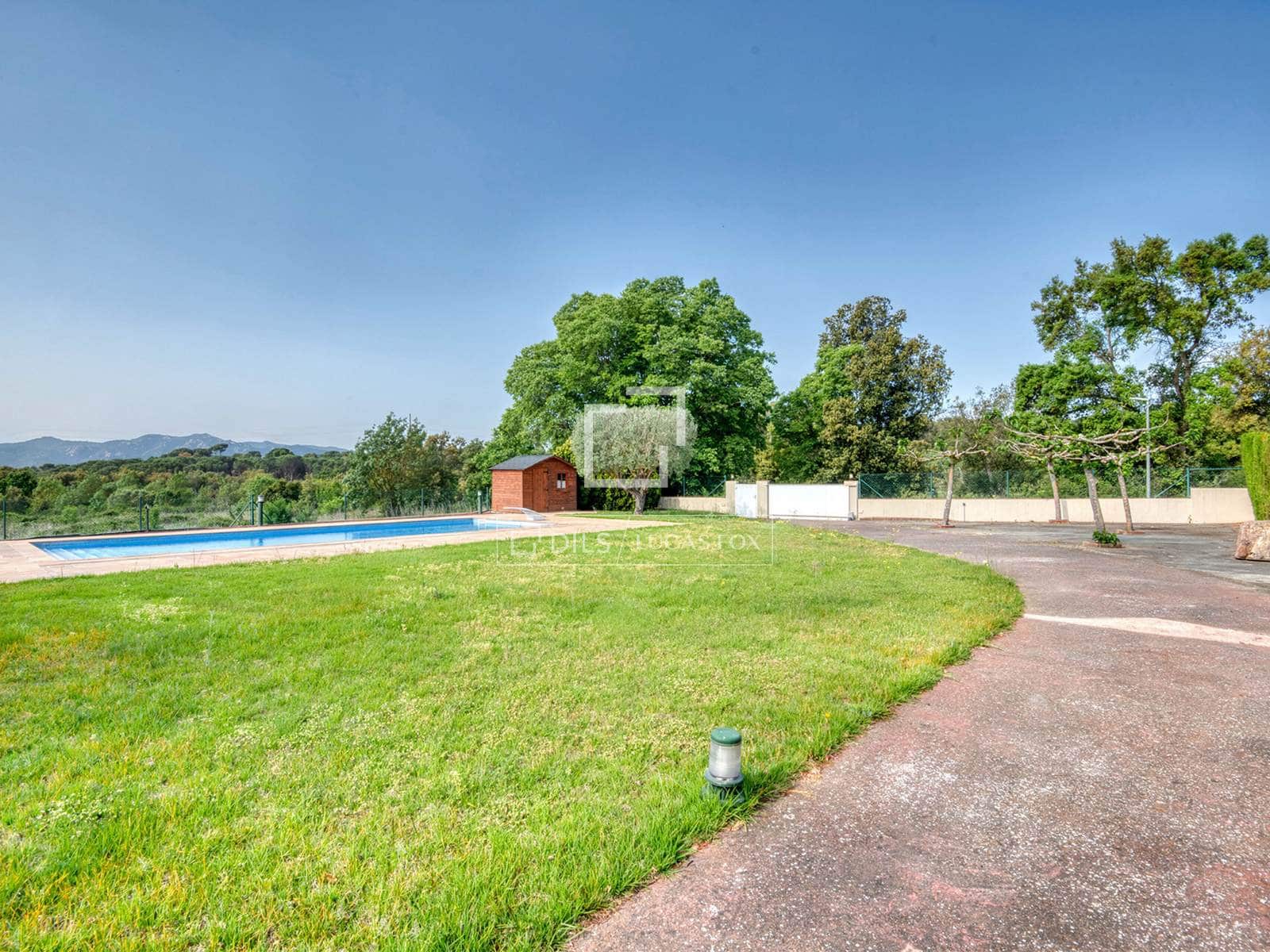 4 bedroom Villa for sale in Santa Cristina d'Aro with pool garage - € 680,000 (Ref: 8902742)