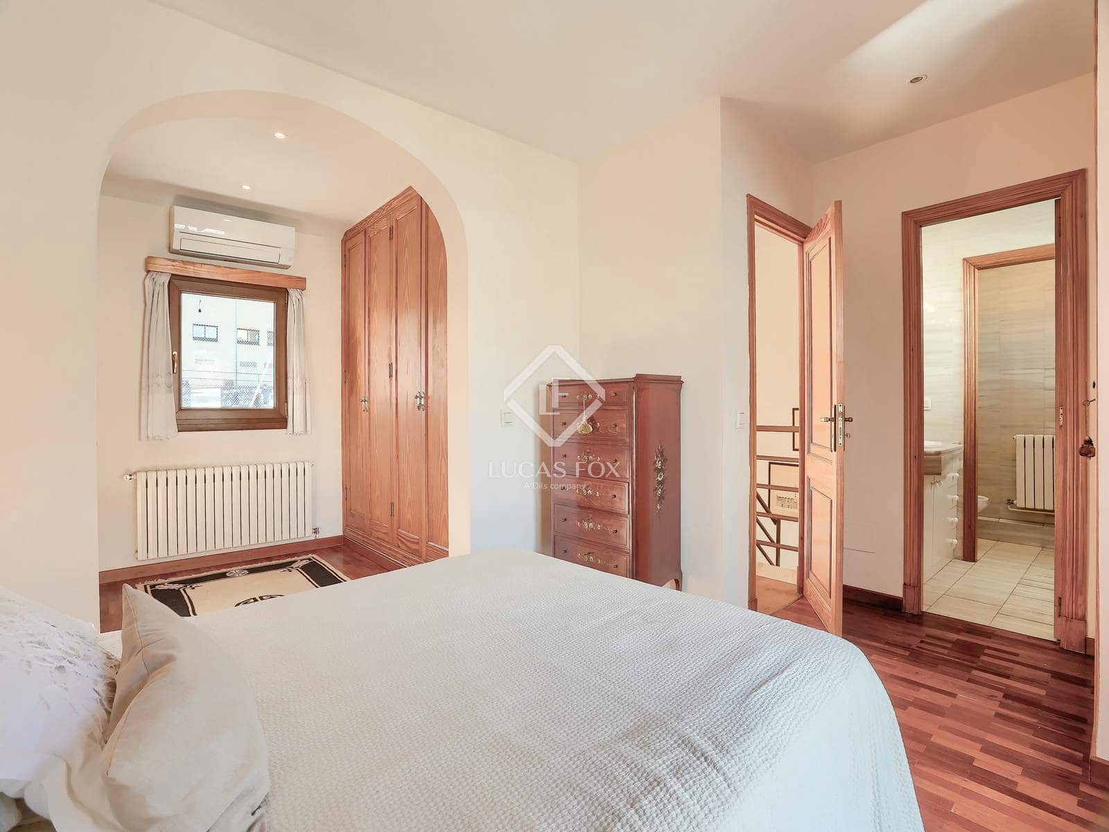 5 soveværelse Villa til salg i Palma de Mallorca med garage - € 1.150.000 (Ref: 8905721)