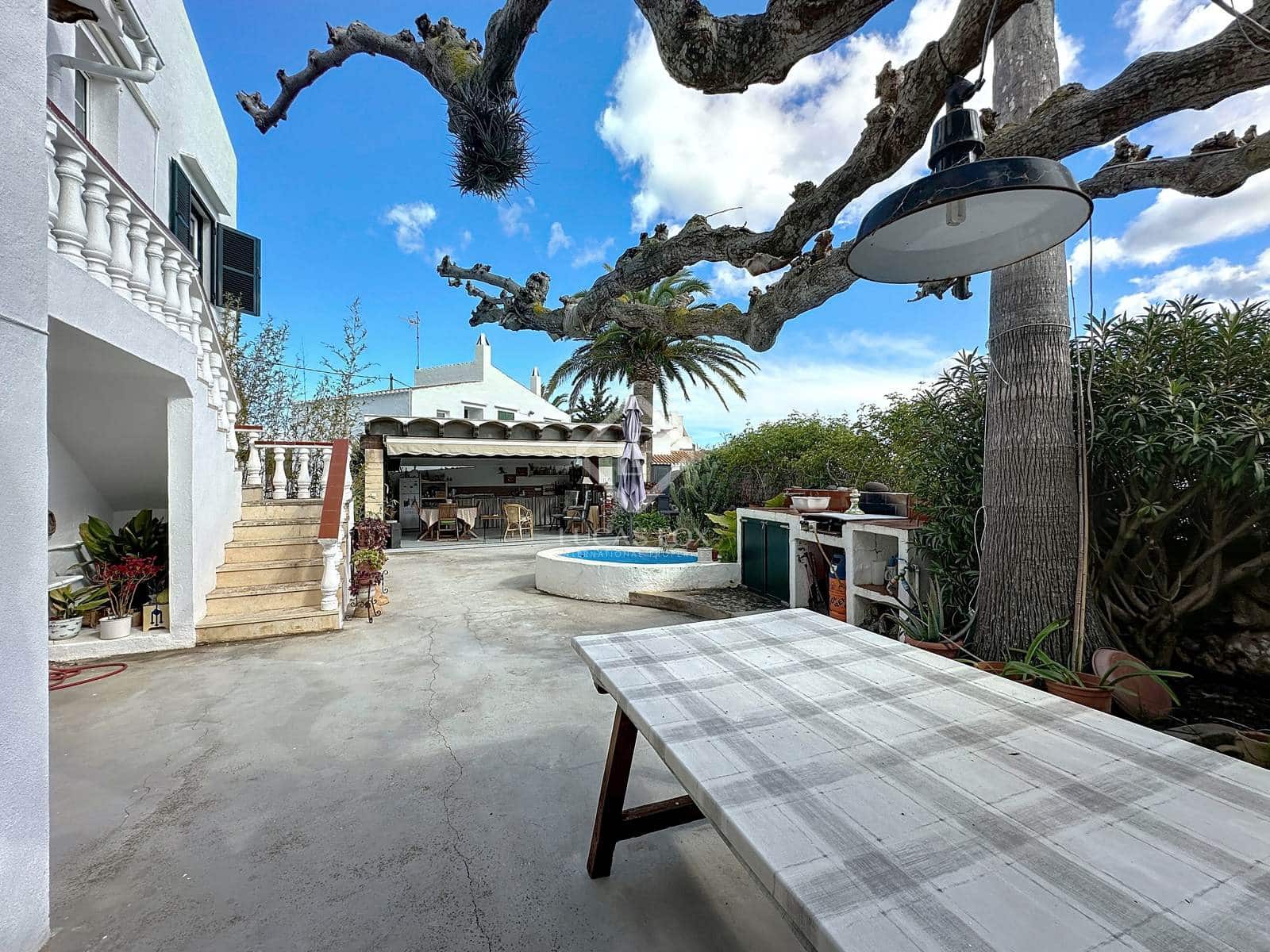 5 quarto Moradia para venda em Es Castell com garagem - 660 000 € (Ref: 8906274)