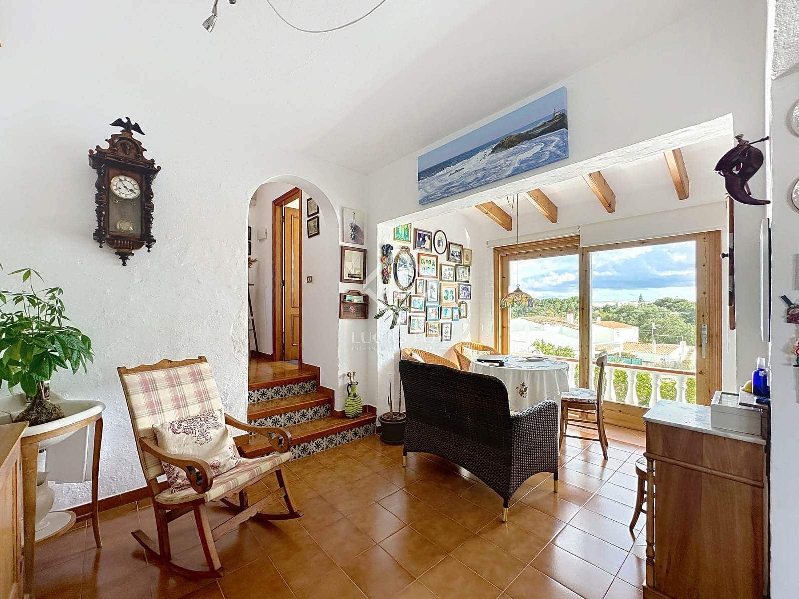 5 quarto Moradia para venda em Es Castell com garagem - 660 000 € (Ref: 8906274)