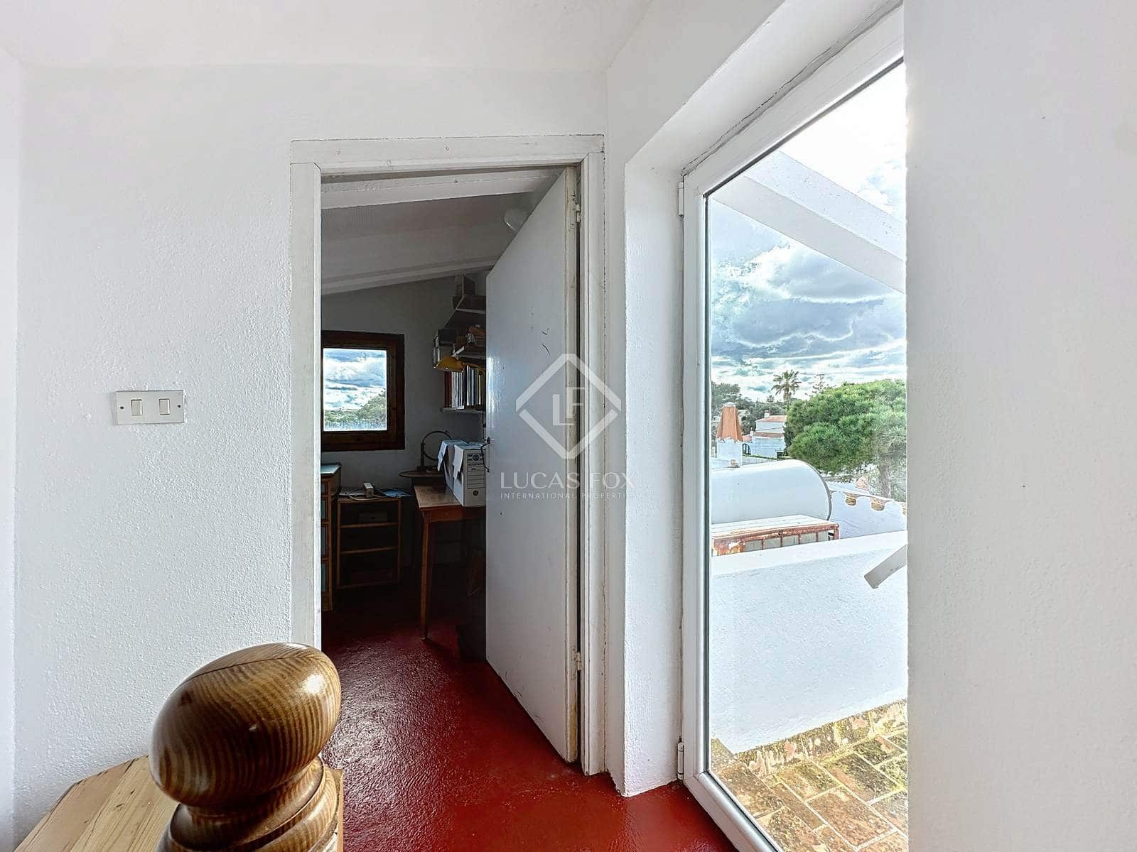 5 quarto Moradia para venda em Es Castell com garagem - 660 000 € (Ref: 8906274)