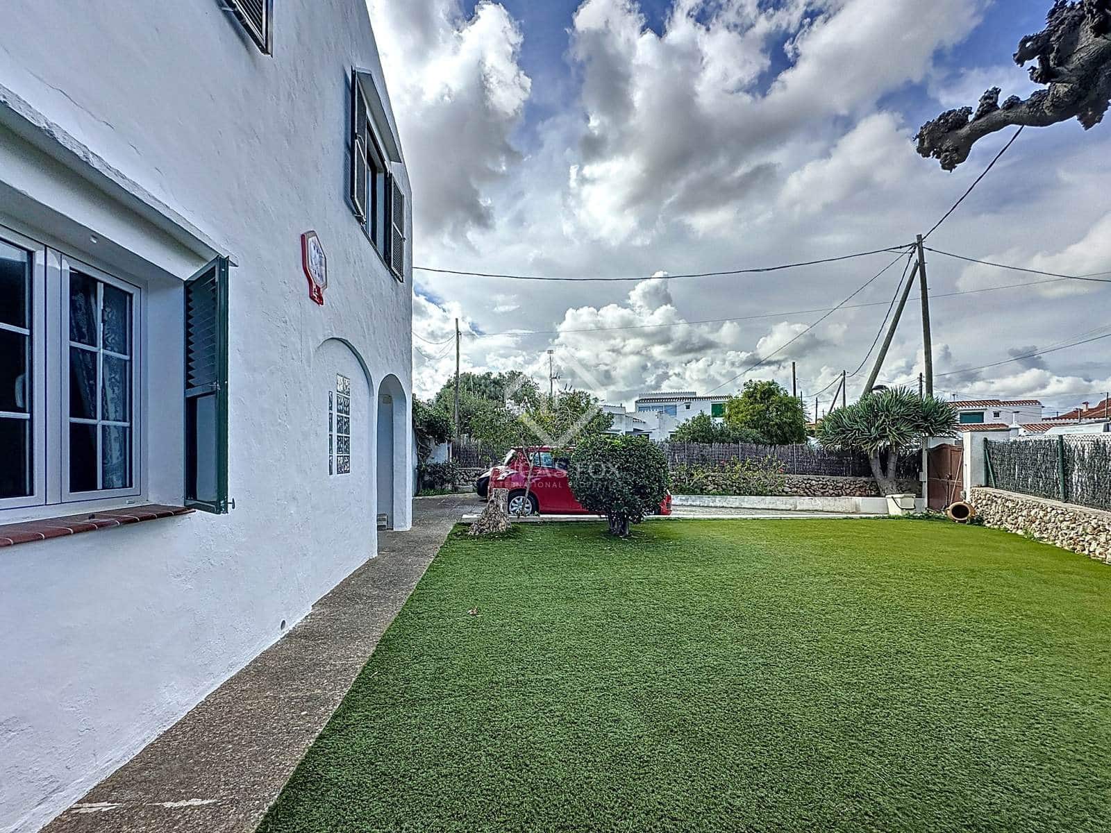 5 quarto Moradia para venda em Es Castell com garagem - 660 000 € (Ref: 8906274)