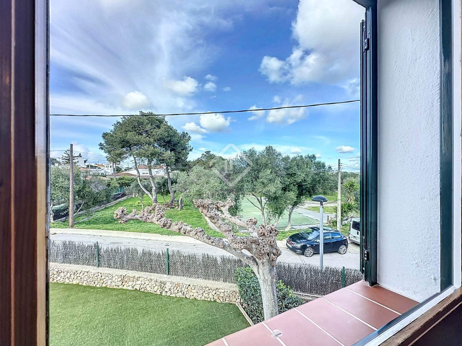 5 quarto Moradia para venda em Es Castell com garagem - 660 000 € (Ref: 8906274)