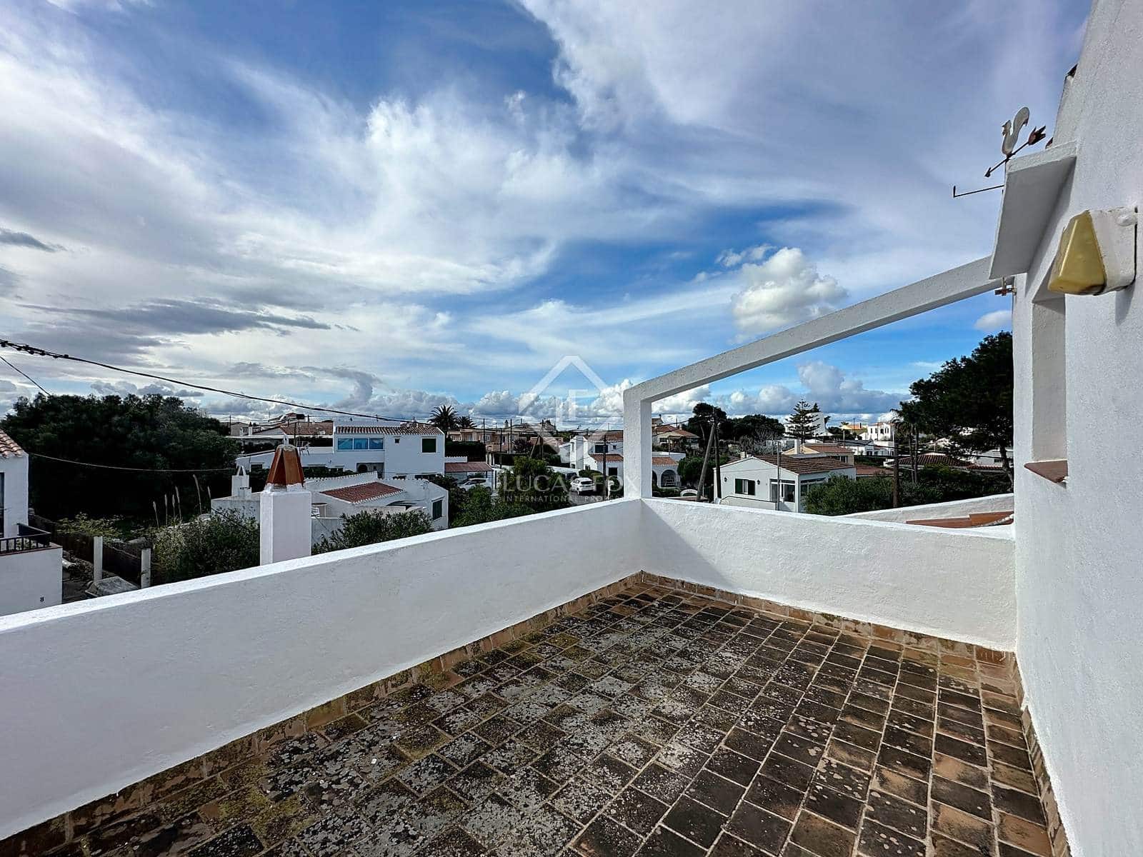 5 quarto Moradia para venda em Es Castell com garagem - 660 000 € (Ref: 8906274)