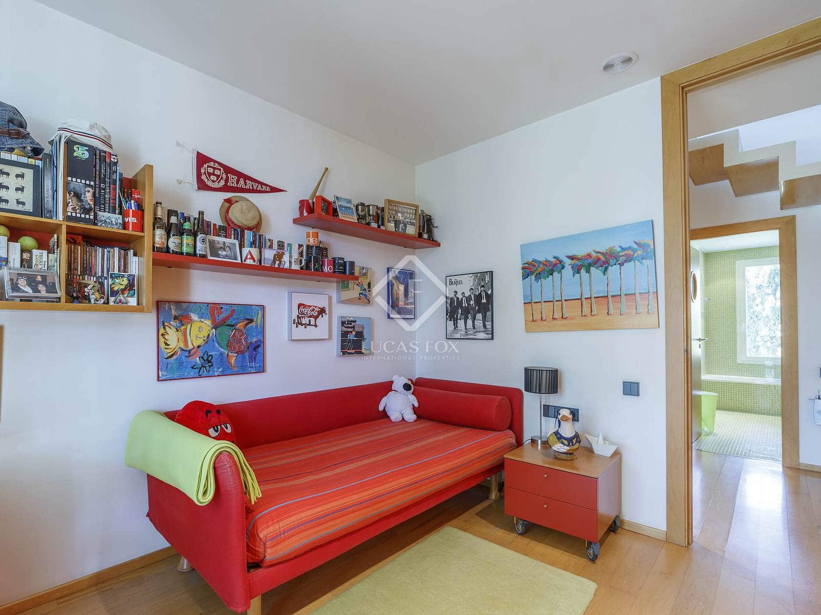 7 bedroom Villa for sale in Godella with pool - € 2,200,000 (Ref: 8910029)