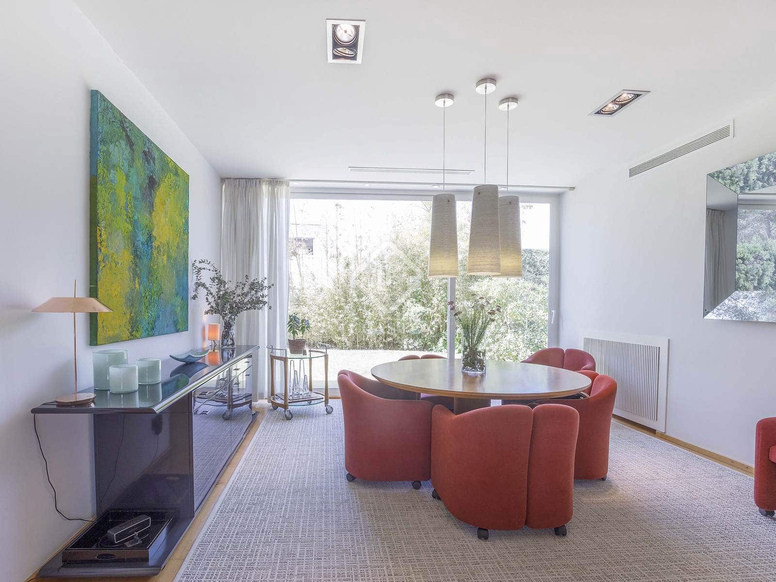 7 bedroom Villa for sale in Godella with pool - € 2,200,000 (Ref: 8910029)