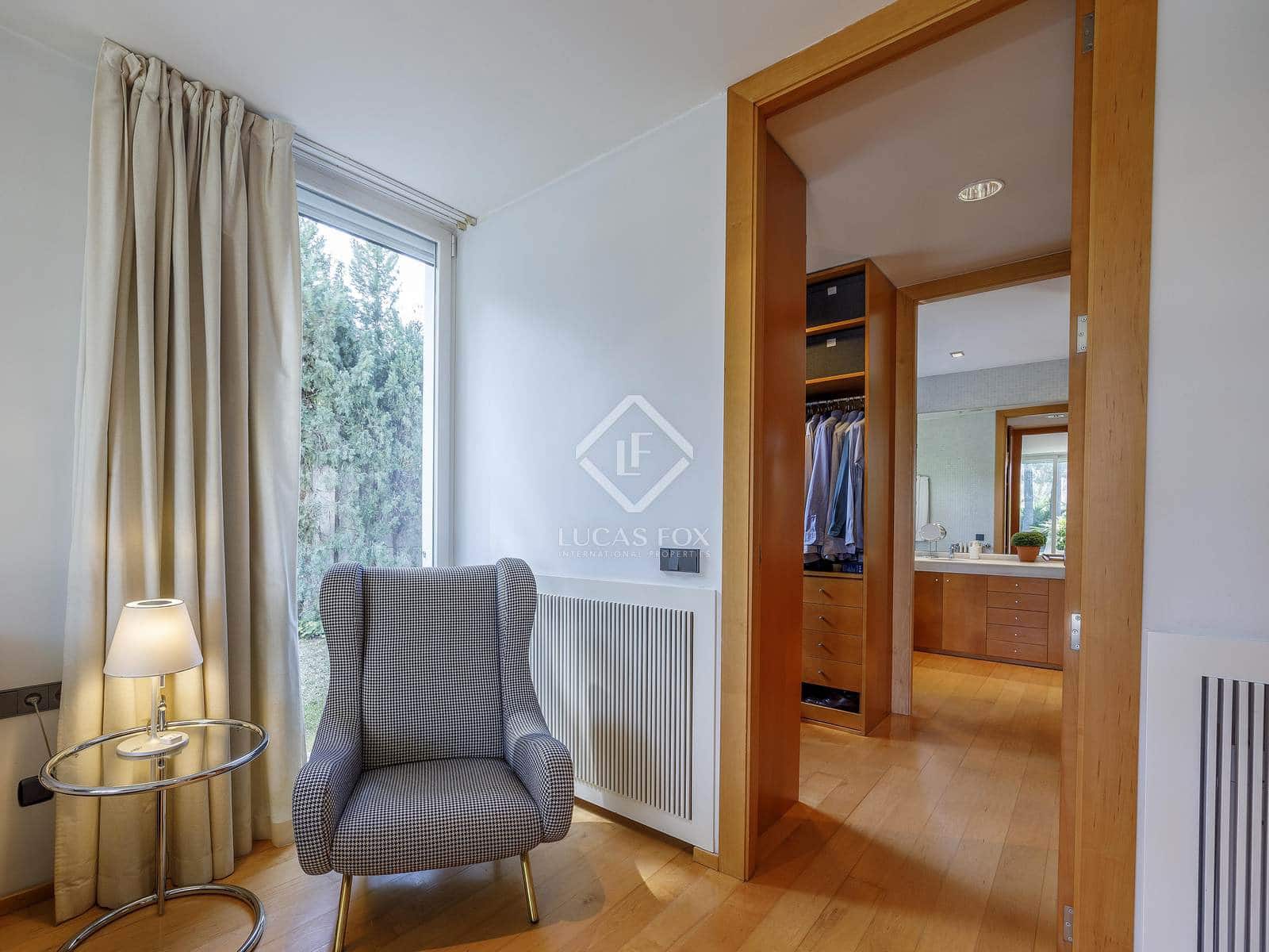 7 bedroom Villa for sale in Godella with pool - € 2,200,000 (Ref: 8910029)