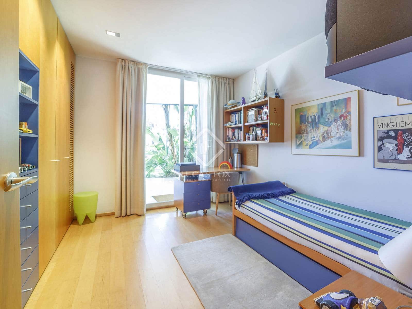 7 bedroom Villa for sale in Godella with pool - € 2,200,000 (Ref: 8910029)