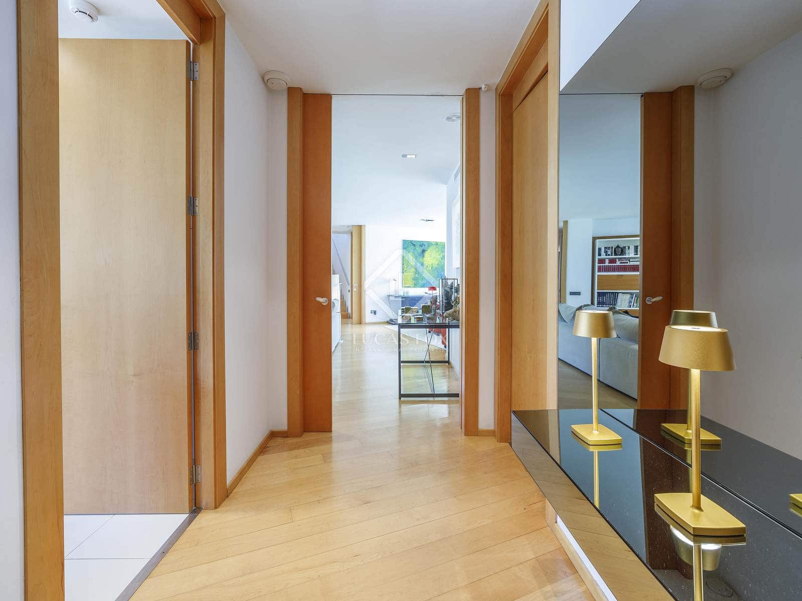 7 bedroom Villa for sale in Godella with pool - € 2,200,000 (Ref: 8910029)