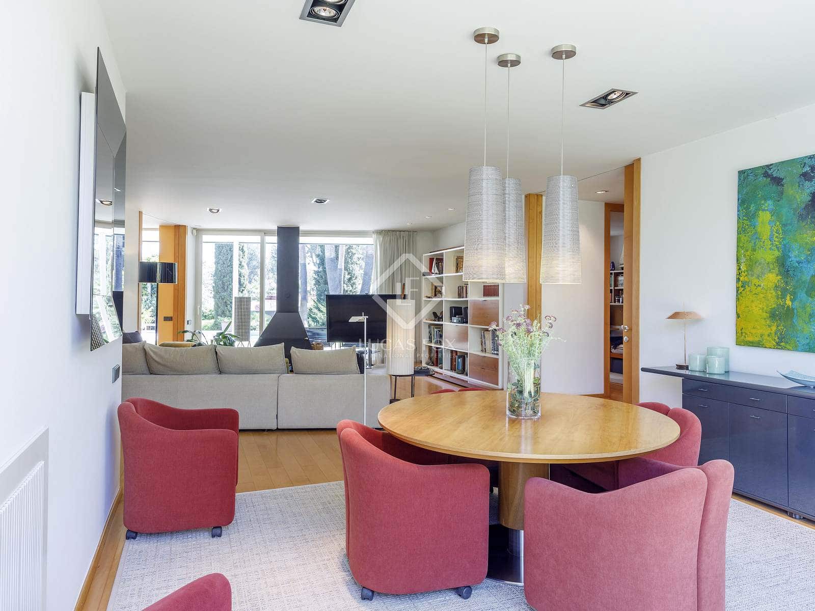 7 bedroom Villa for sale in Godella with pool - € 2,200,000 (Ref: 8910029)