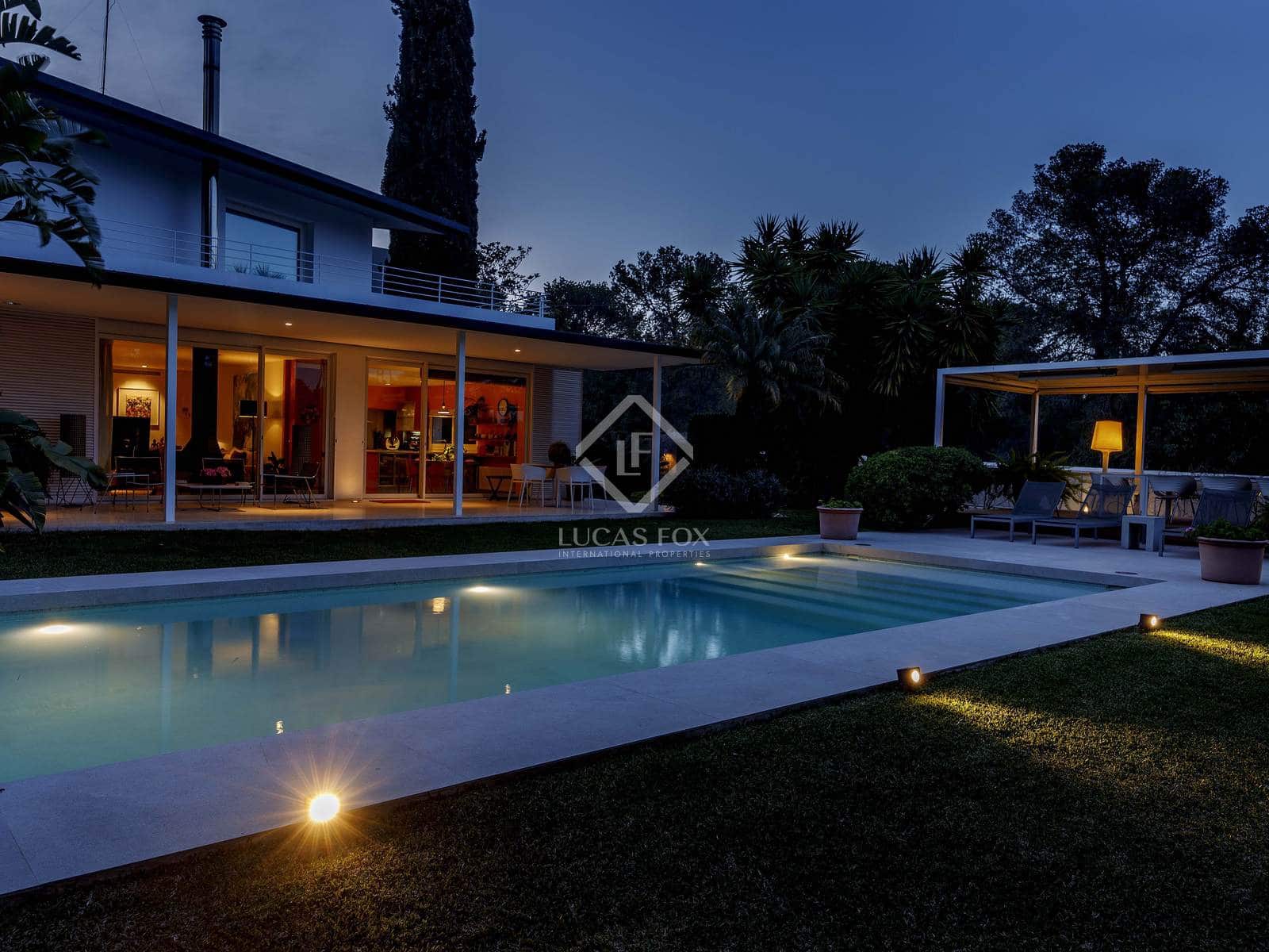 7 bedroom Villa for sale in Godella with pool - € 2,200,000 (Ref: 8910029)