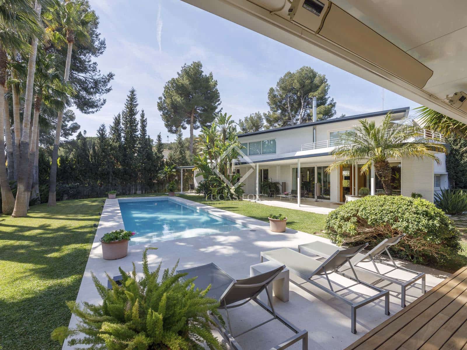 7 bedroom Villa for sale in Godella with pool - € 2,200,000 (Ref: 8910029)