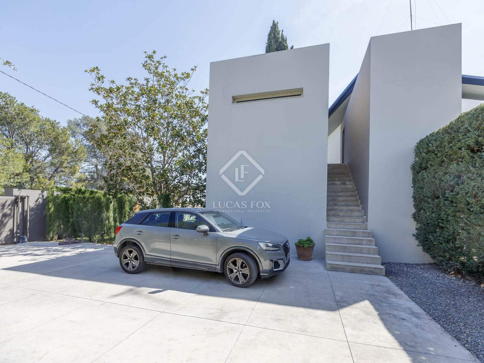 7 bedroom Villa for sale in Godella with pool - € 2,200,000 (Ref: 8910029)