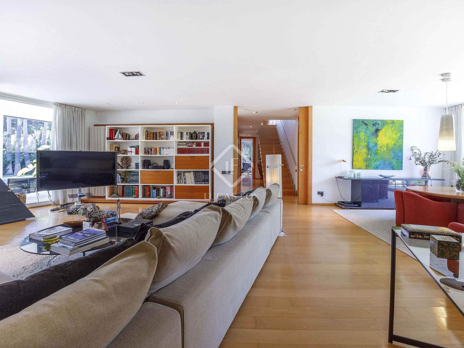 7 bedroom Villa for sale in Godella with pool - € 2,200,000 (Ref: 8910029)