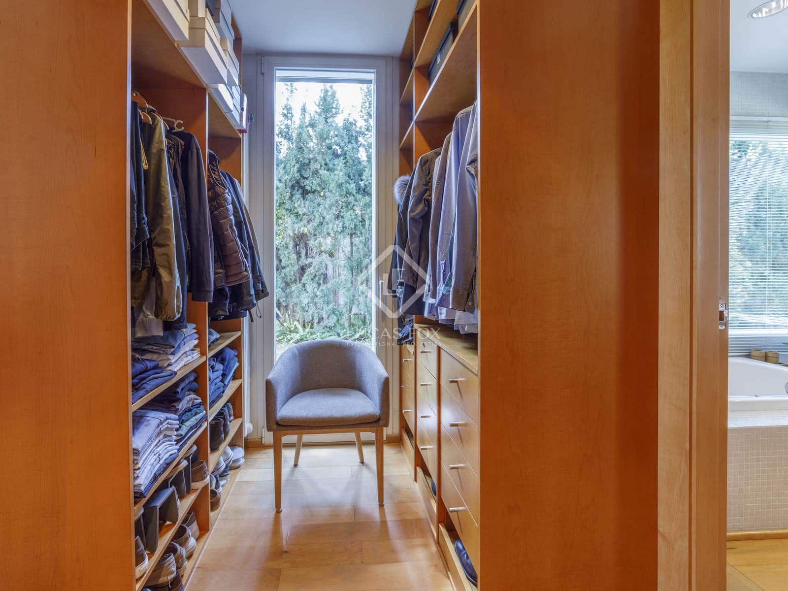 7 bedroom Villa for sale in Godella with pool - € 2,200,000 (Ref: 8910029)