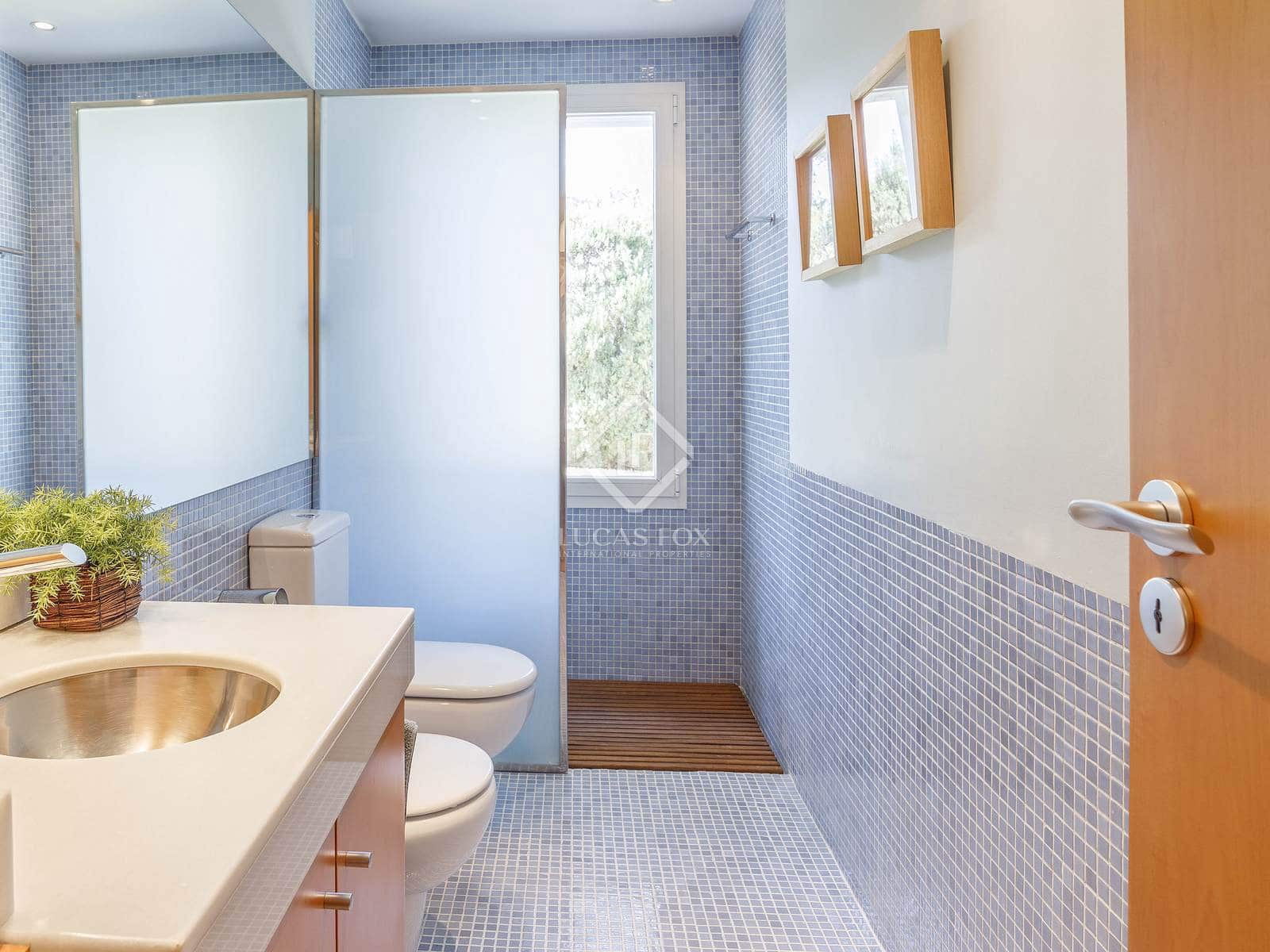 7 bedroom Villa for sale in Godella with pool - € 2,200,000 (Ref: 8910029)