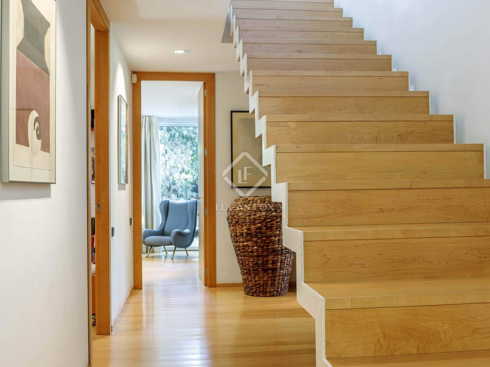 7 bedroom Villa for sale in Godella with pool - € 2,200,000 (Ref: 8910029)