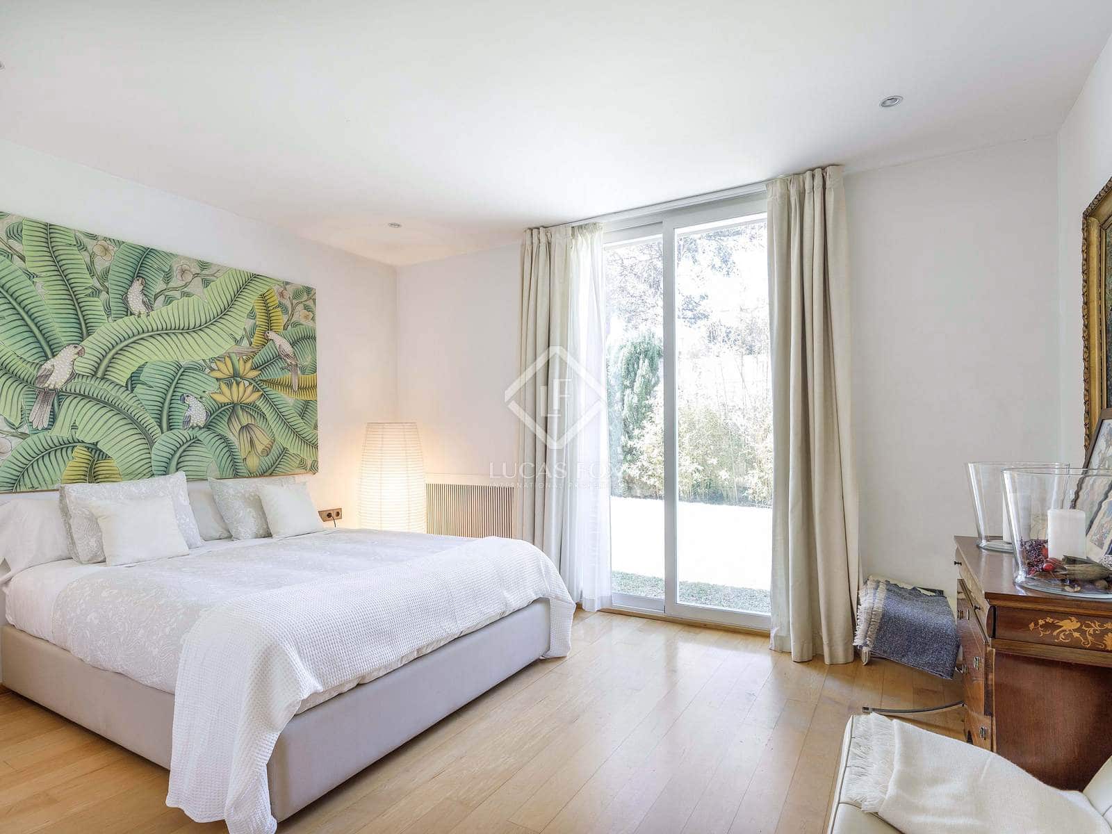 7 bedroom Villa for sale in Godella with pool - € 2,200,000 (Ref: 8910029)