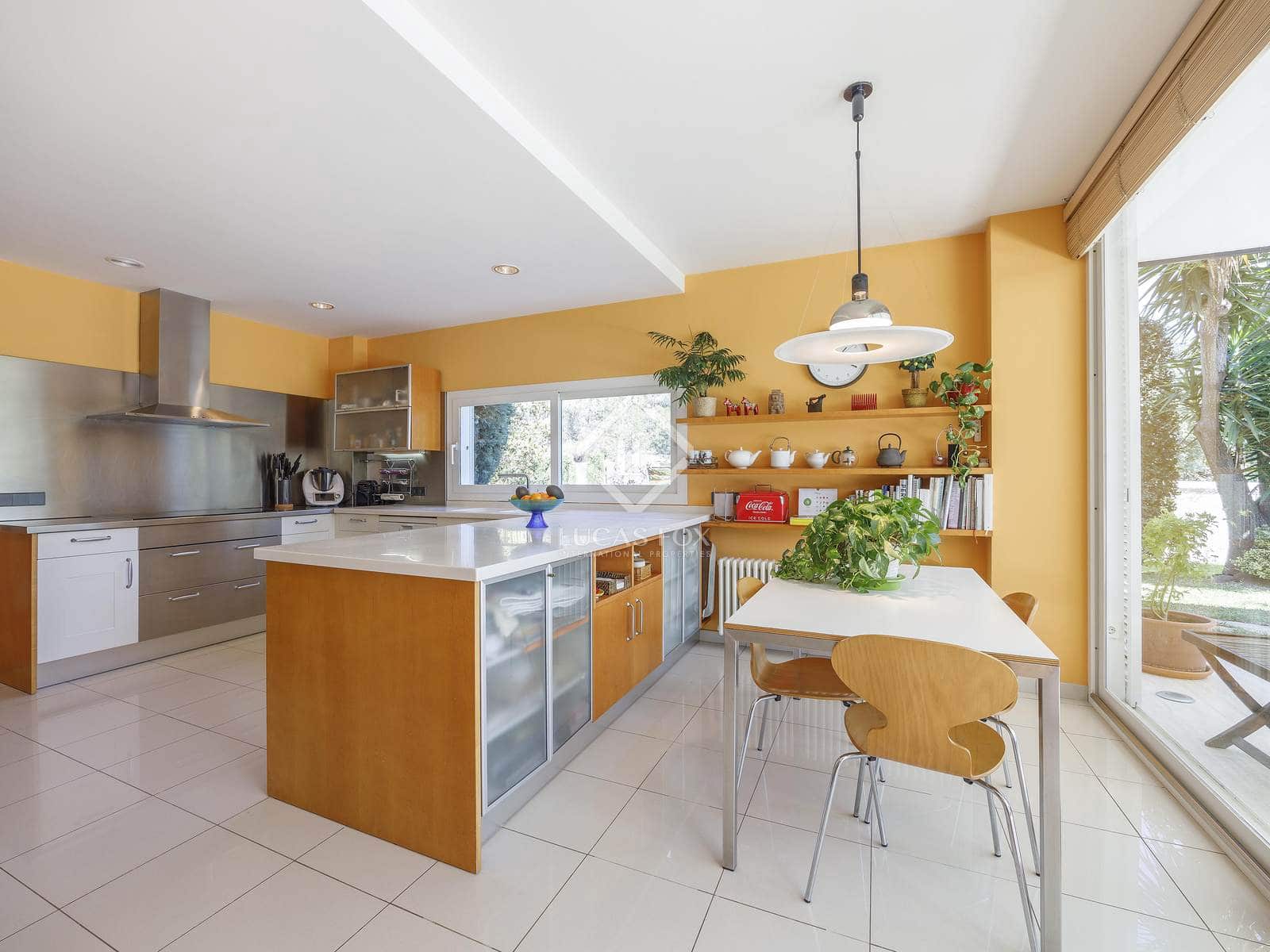 7 bedroom Villa for sale in Godella with pool - € 2,200,000 (Ref: 8910029)