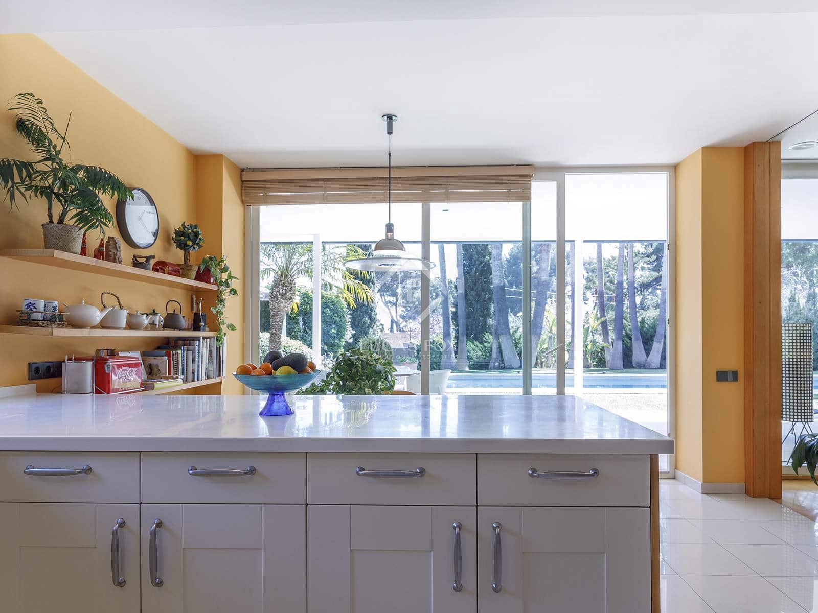 7 bedroom Villa for sale in Godella with pool - € 2,200,000 (Ref: 8910029)