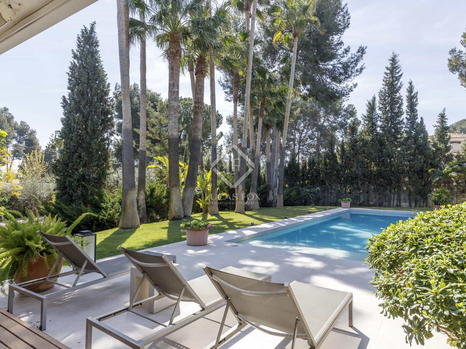 7 bedroom Villa for sale in Godella with pool - € 2,200,000 (Ref: 8910029)