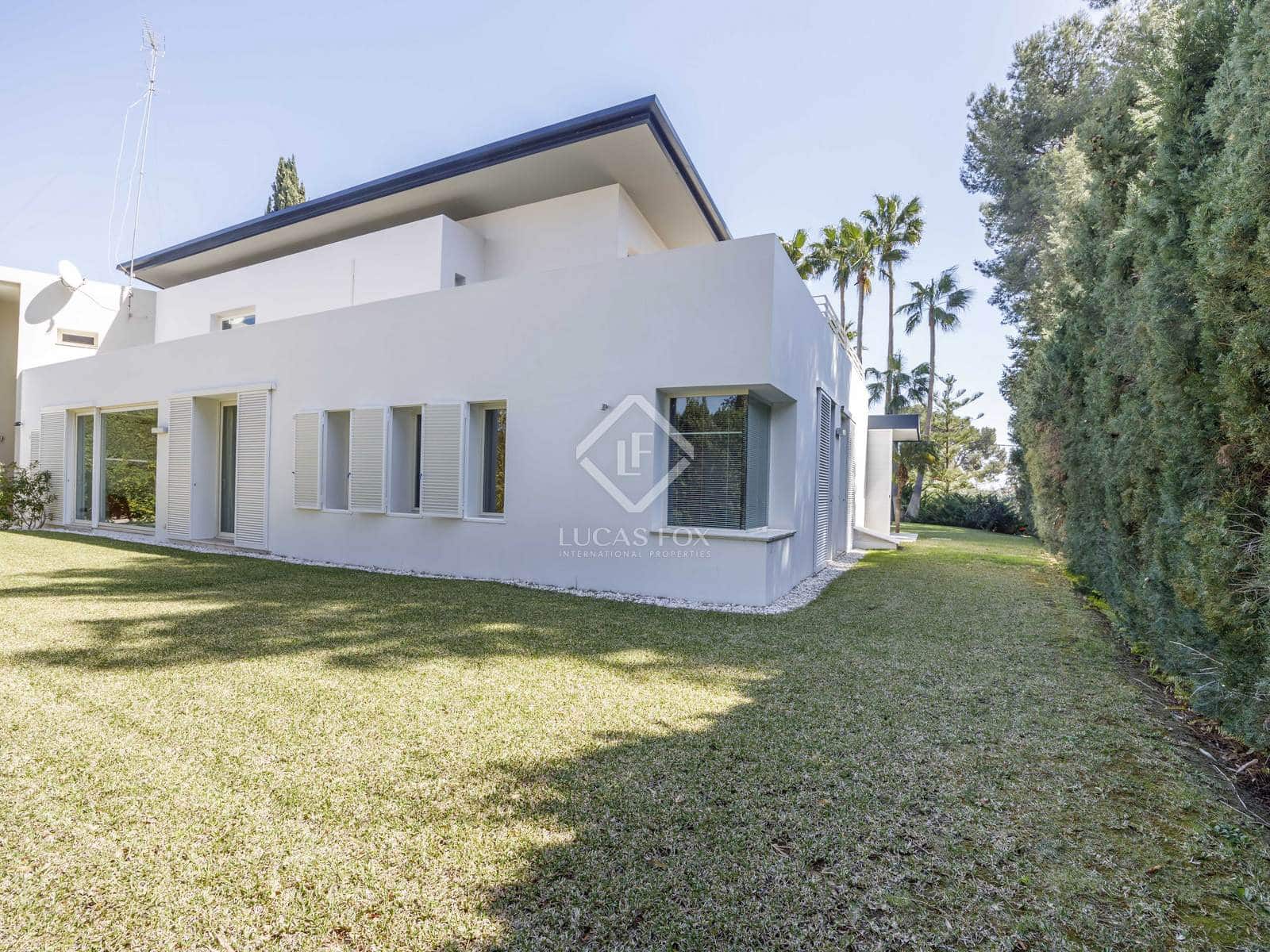 7 bedroom Villa for sale in Godella with pool - € 2,200,000 (Ref: 8910029)