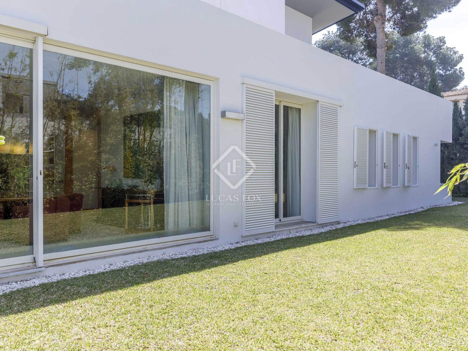 7 bedroom Villa for sale in Godella with pool - € 2,200,000 (Ref: 8910029)