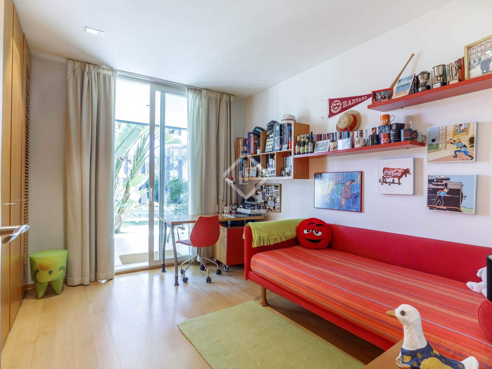 7 bedroom Villa for sale in Godella with pool - € 2,200,000 (Ref: 8910029)