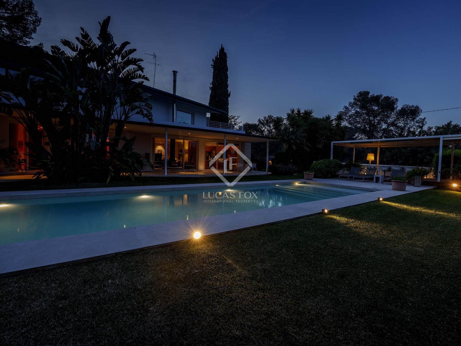 7 bedroom Villa for sale in Godella with pool - € 2,200,000 (Ref: 8910029)