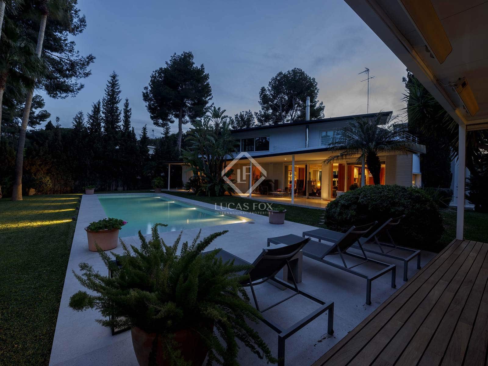 7 bedroom Villa for sale in Godella with pool - € 2,200,000 (Ref: 8910029)