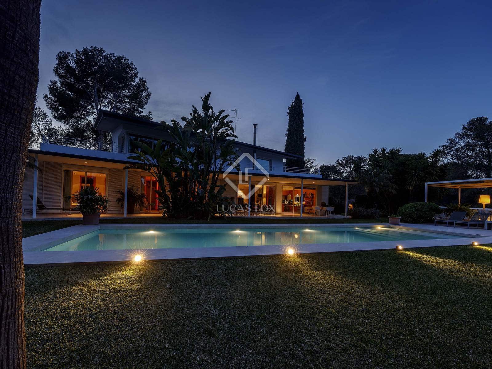 7 bedroom Villa for sale in Godella with pool - € 2,200,000 (Ref: 8910029)