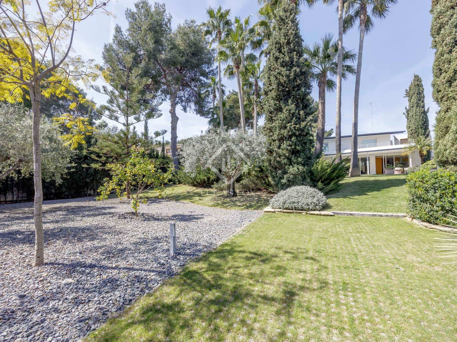 7 bedroom Villa for sale in Godella with pool - € 2,200,000 (Ref: 8910029)