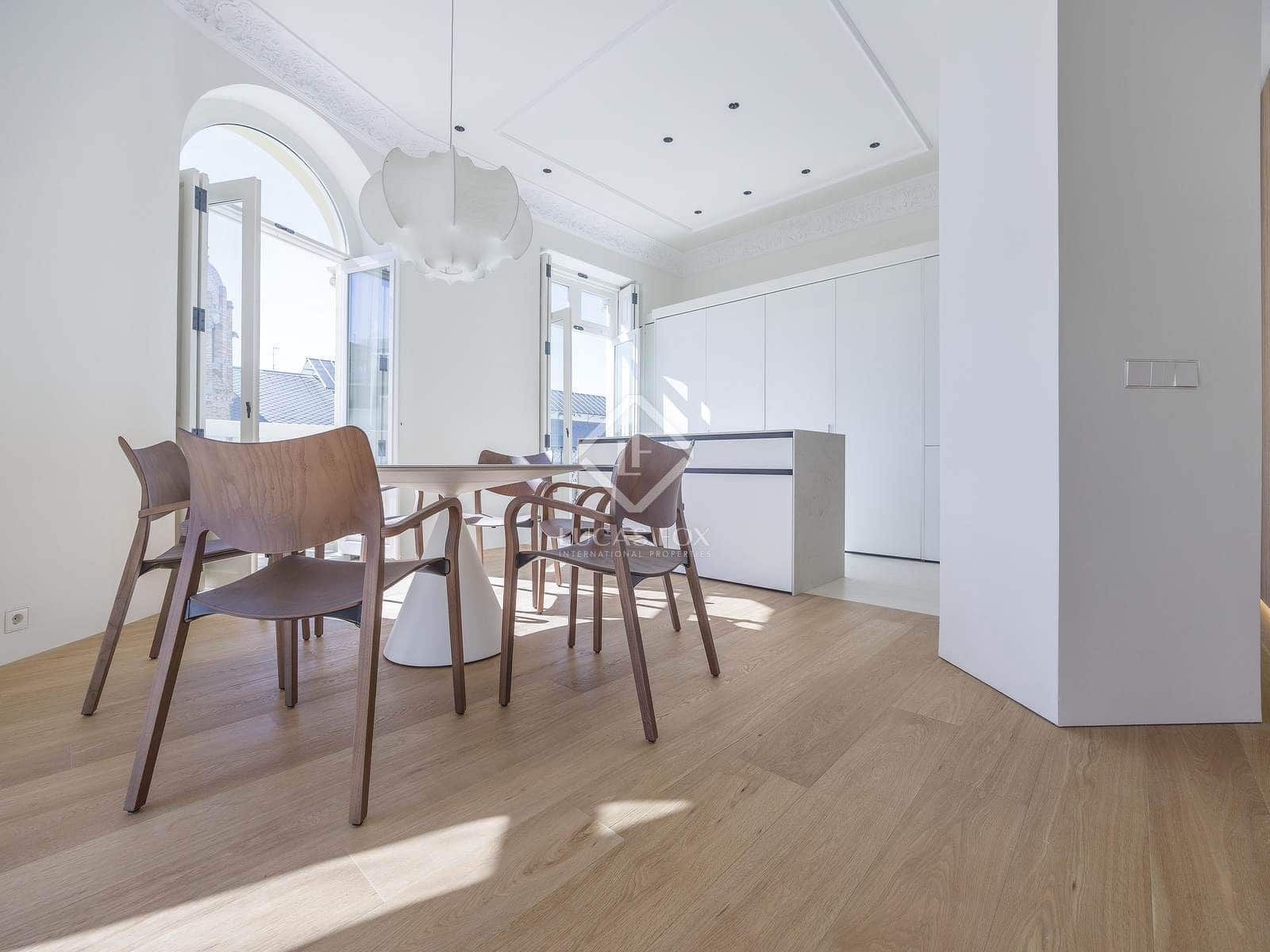 3 soveværelse Lejlighed til leje i Valencia by - € 4.000 (Ref: 8910112)