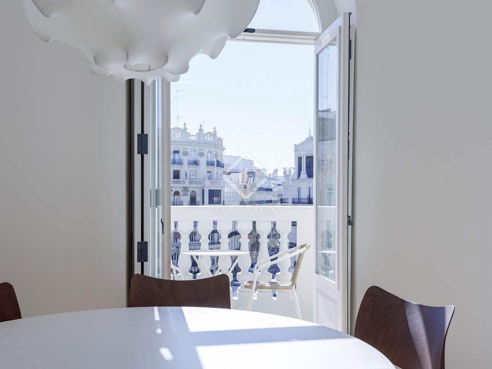 3 soveværelse Lejlighed til leje i Valencia by - € 4.000 (Ref: 8910112)