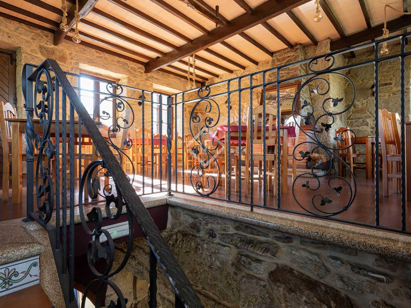 2 bedroom Finca/Country House for sale in Redondela with garage - € 780,000 (Ref: 8910586)