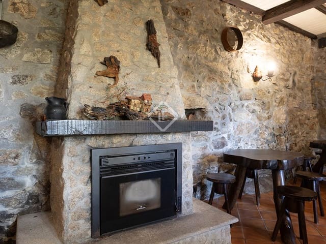 2 bedroom Finca/Country House for sale in Redondela with garage - € 780,000 (Ref: 8910586)